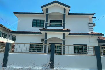 Batu Gajah Pusing Double Storey Corner House For Rent Perak