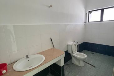 Batu Gajah Pusing Double Storey Corner House For Rent Perak