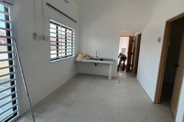 Batu Gajah Pusing Double Storey Corner House For Rent Perak