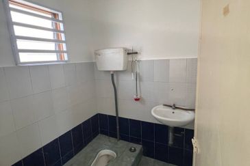 Batu Gajah Pusing Double Storey Corner House For Rent Perak