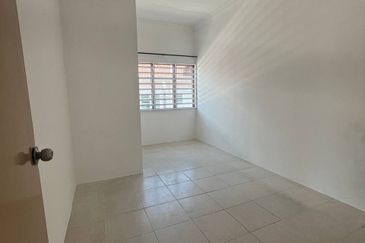 Batu Gajah Pusing Double Storey Corner House For Rent Perak