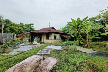 Batu Gajah Kampung Serani Bungalow Land For Sale Perak