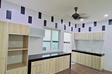 Batu Gajah Taman Mewah Indah 2.5 Storey Semi detached Cluster House For Rent 