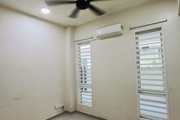 Batu Gajah Taman Mewah Indah 2.5 Storey Semi detached Cluster House For Rent 