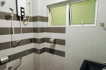 Batu Gajah Taman Mewah Indah 2.5 Storey Semi detached Cluster House For Rent 