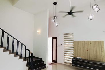 Batu Gajah Taman Mewah Indah 2.5 Storey Semi detached Cluster House For Rent 