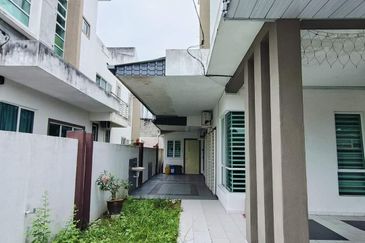 Batu Gajah Taman Mewah Indah 2.5 Storey Semi detached Cluster House For Rent 