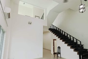 Batu Gajah Taman Mewah Indah 2.5 Storey Semi detached Cluster House For Rent 