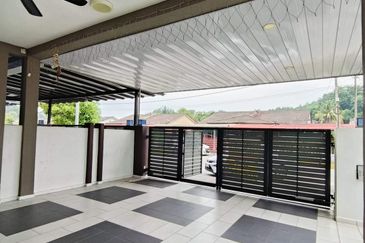 Batu Gajah Taman Mewah Indah 2.5 Storey Semi detached Cluster House For Rent 