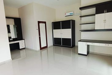 Batu Gajah Taman Mewah Indah 2.5 Storey Semi detached Cluster House For Rent 