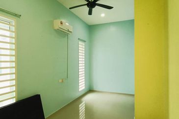 Batu Gajah Taman Mewah Indah 2.5 Storey Semi detached Cluster House For Rent 