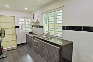 Batu Gajah Taman Mewah Indah 2.5 Storey Semi detached Cluster House For Rent 