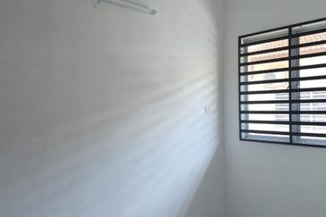 DESA LAHAT SRI -WANG