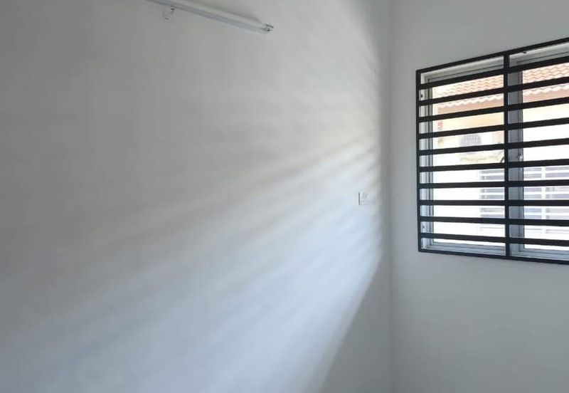 DESA LAHAT SRI -WANG