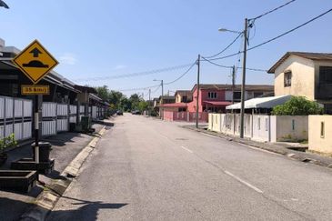 DESA LAHAT SRI -WANG