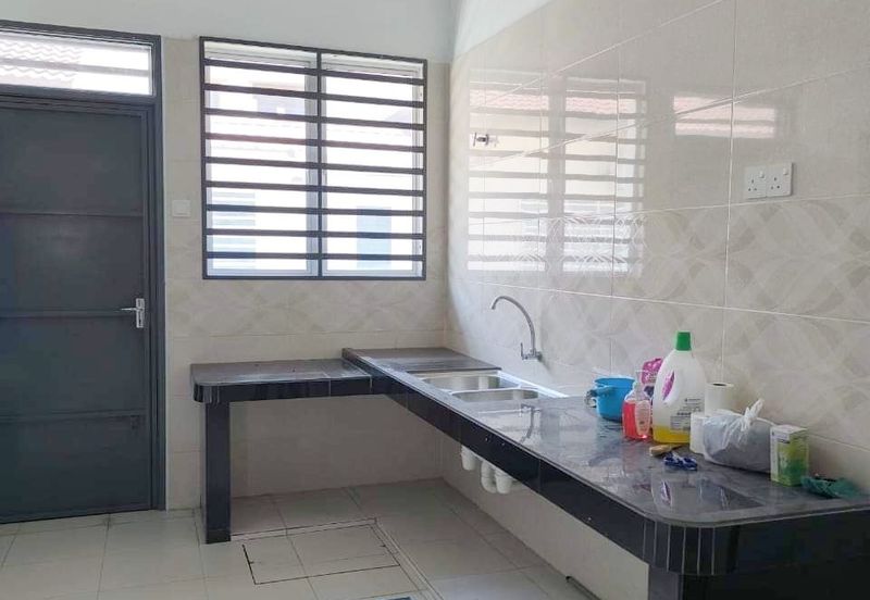 DESA LAHAT SRI -WANG