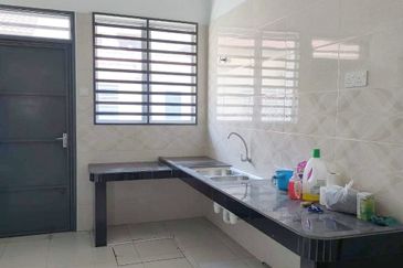 DESA LAHAT SRI -WANG