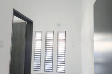 DESA LAHAT SRI -WANG