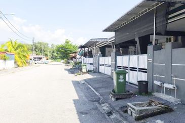 DESA LAHAT SRI -WANG