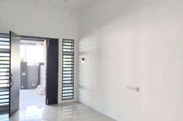 DESA LAHAT SRI -WANG