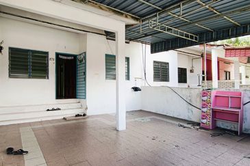 Batu Gajah Taman Sri Cahaya Single Storey Terraced House For Rent Batu Gajah Perak 