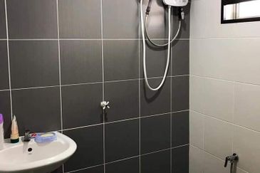 Lahat Sentosa Single Storey Fully Furnished Terraced House For Rent Ipoh Perak 