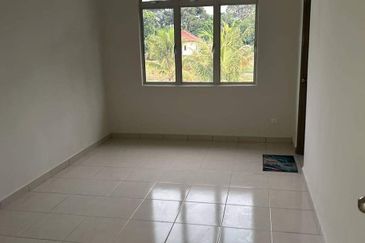 Batu Gajah Taman Raia Sentosa Double Storey Terraced House For Rent perak