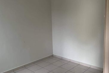 Batu Gajah Taman Raia Sentosa Double Storey Terraced House For Rent perak