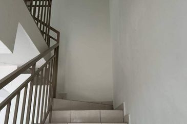 Batu Gajah Taman Raia Sentosa Double Storey Terraced House For Rent perak