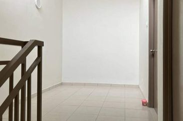 Batu Gajah Taman Raia Sentosa Double Storey Terraced House For Rent perak