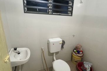 Batu Gajah Double Storey Corner House For Rent Perak