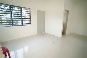 Batu Gajah Double Storey Corner House For Rent Perak