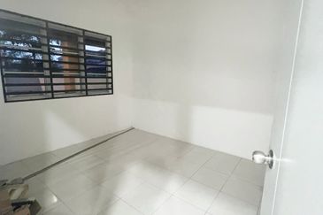 Batu Gajah Double Storey Corner House For Rent Perak