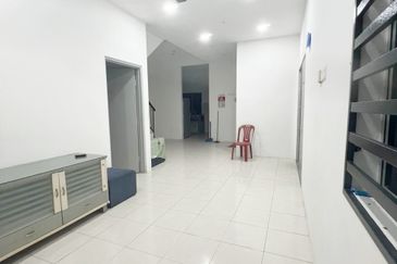 Batu Gajah Double Storey Corner House For Rent Perak