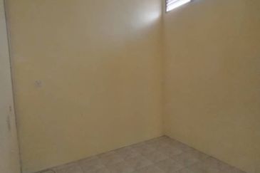 Batu Gajah Pusing Single Storey Corner House For Rent Perak