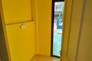 Batu Gajah Pusing Single Storey Corner House For Rent Perak