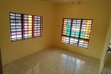 Batu Gajah Pusing Single Storey Corner House For Rent Perak