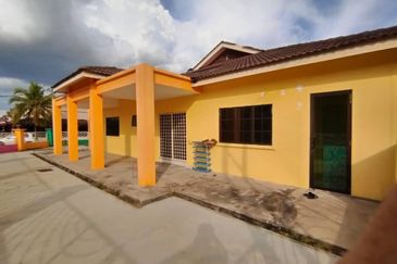 Batu Gajah Pusing Single Storey Corner House For Rent Perak