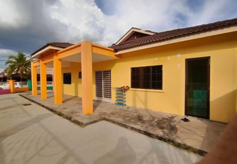 Batu Gajah Pusing Single Storey Corner House For Rent Perak
