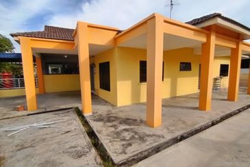 Batu Gajah Pusing Single Storey Corner House For Rent Perak
