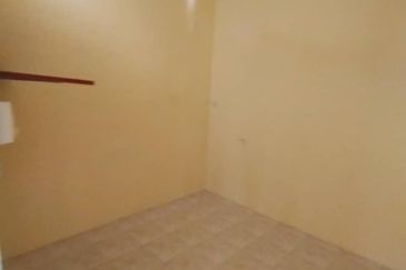 Batu Gajah Pusing Single Storey Corner House For Rent Perak