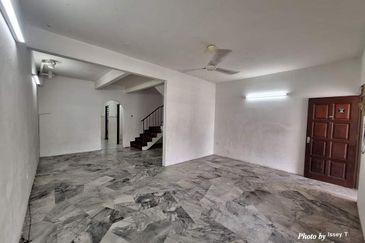 Taman Cempaka Double Storey Terraced House For Rent Ipoh Perak 