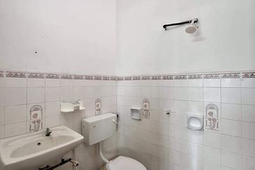 Taman Cempaka Double Storey Terraced House For Rent Ipoh Perak 