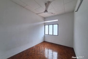 Taman Cempaka Double Storey Terraced House For Rent Ipoh Perak 