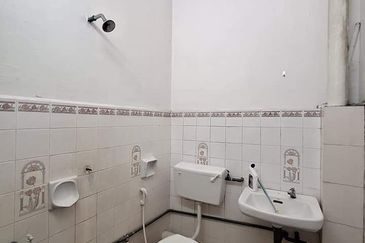 Taman Cempaka Double Storey Terraced House For Rent Ipoh Perak 