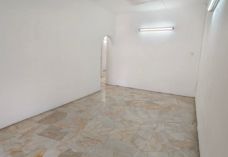 Taman Pertama Single Storey Terraced House For Rent First Garden Ipoh Perak 