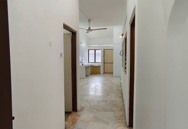 Taman Pertama Single Storey Terraced House For Rent First Garden Ipoh Perak 