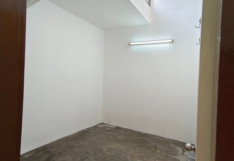 Taman Pertama Single Storey Terraced House For Rent First Garden Ipoh Perak 