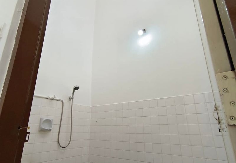 Taman Pertama Single Storey Terraced House For Rent First Garden Ipoh Perak 