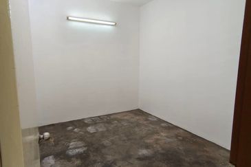 Taman Pertama Single Storey Terraced House For Rent First Garden Ipoh Perak 